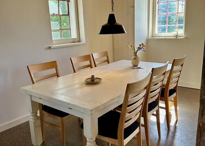 Charming By Forest & On Tasinge *